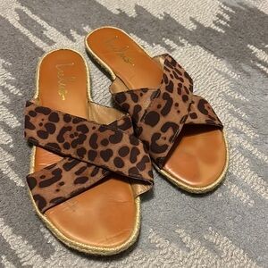 Lulu’s Koren animal print strappy slip on sandals, size 9
